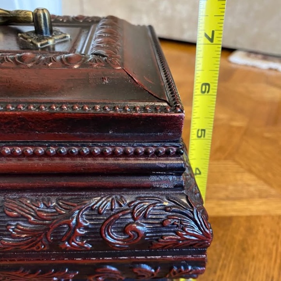 Ornate Faux Wooden Jewelry Box with Handle NWOT - Picture 6 of 6